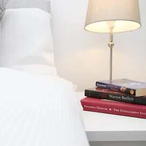 Modern Guesthouse, Fast Wi-fi, Street Free Parking, Central, Fully Equipped Guest house